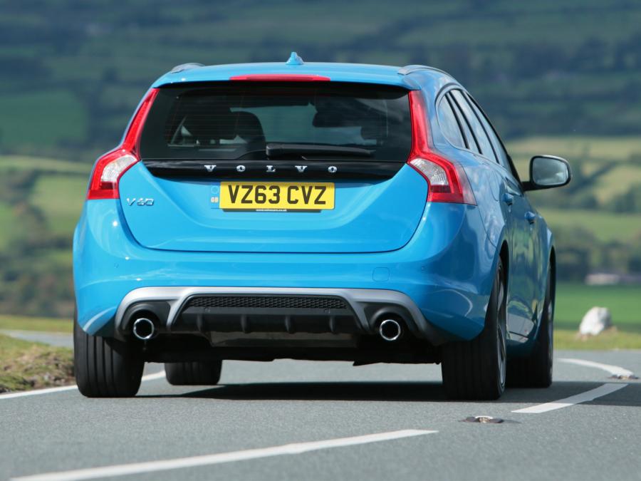  Volvo V60 R-Design 2013 года  (UK) (фото 7 из 14)